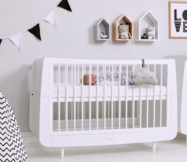 How to Settle Your Newborn at Night & Get Them Into a Routine