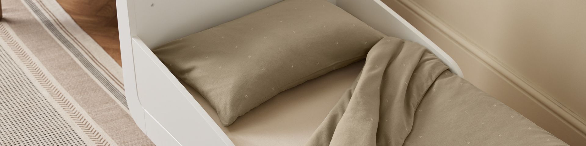 Pillows & duvet sets